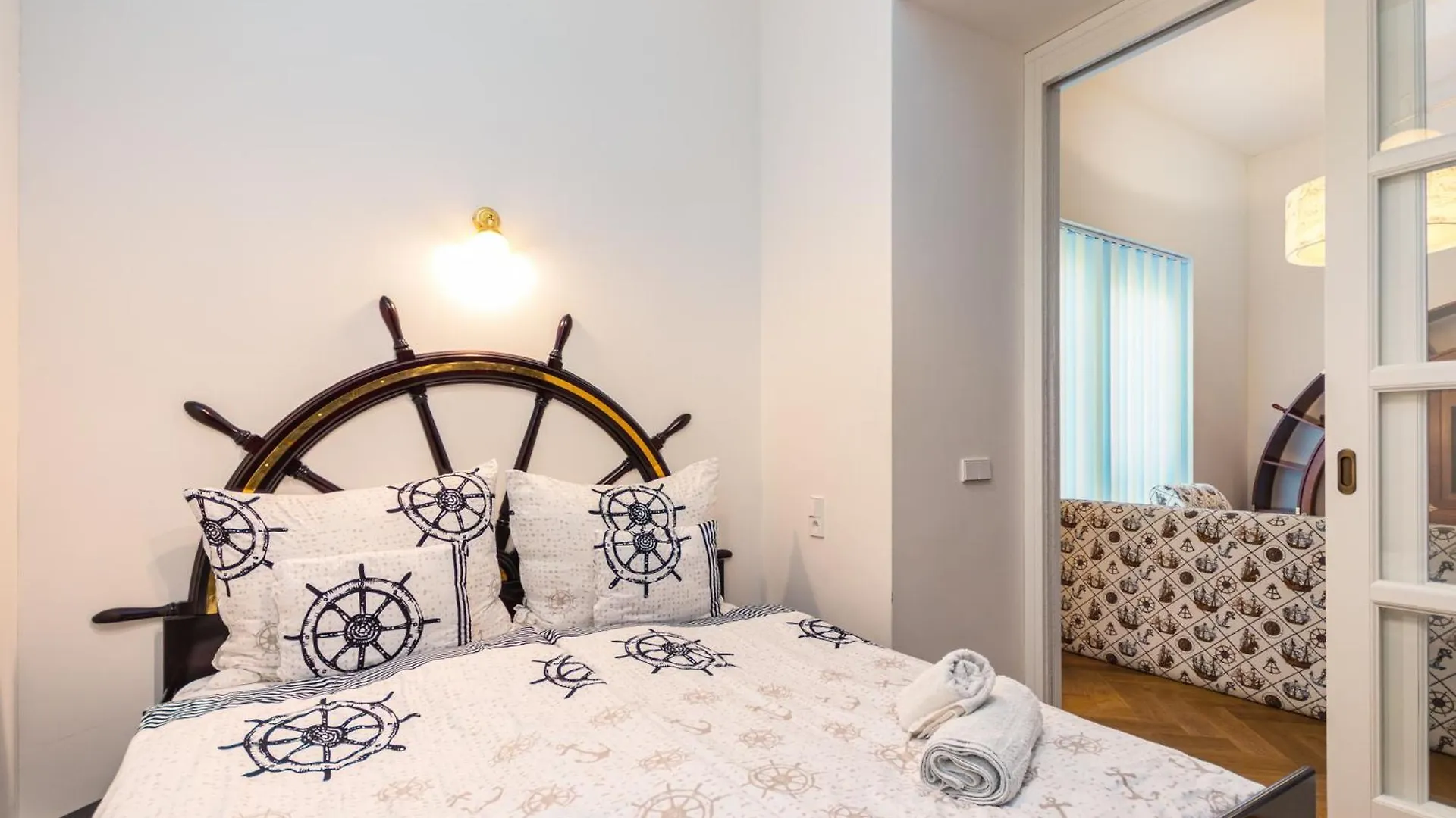 Central Luxury Yacht-Style Old Town Praga Apartamento
